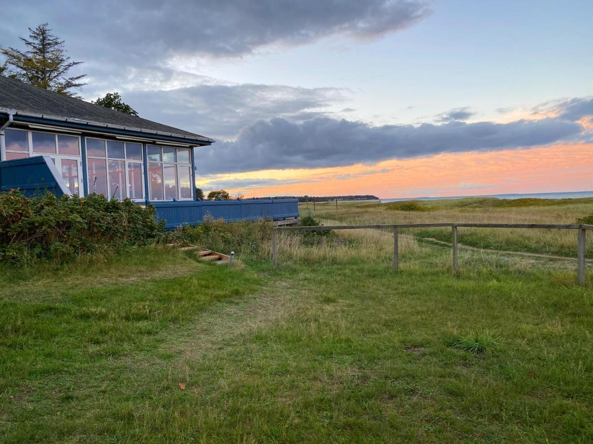 Skaerven Beachfront Apartments And Cottage Nyborg Buitenkant foto