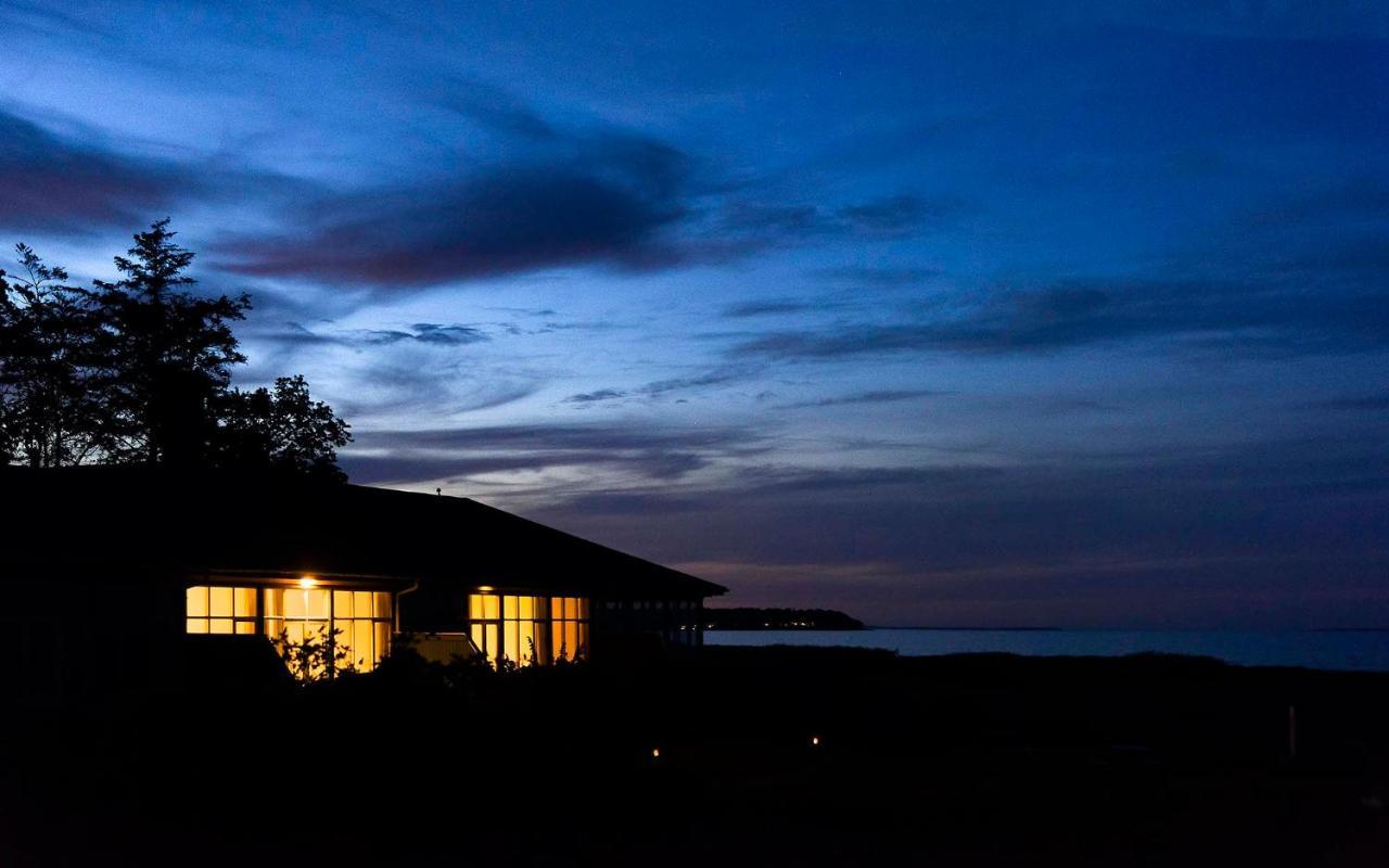 Skaerven Beachfront Apartments And Cottage Nyborg Buitenkant foto